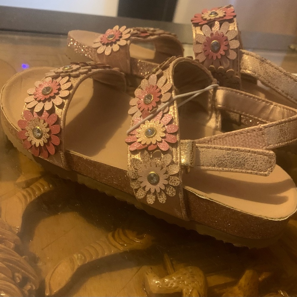 Sandals - Picture 3 of 3